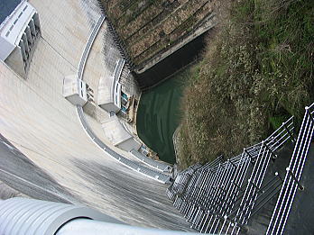 dam02.jpg